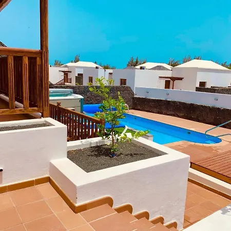 64, Vista Lobos, Private Heated Pool X Jacuzzi, Villa Playa Blanca (Lanzarote)
