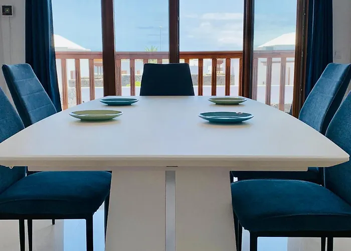 64, Vista Lobos, Private Heated Pool X Jacuzzi, Playa Blanca (Lanzarote)