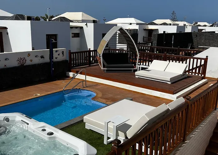 64, Vista Lobos, Private Heated Pool X Jacuzzi, Playa Blanca (Lanzarote)