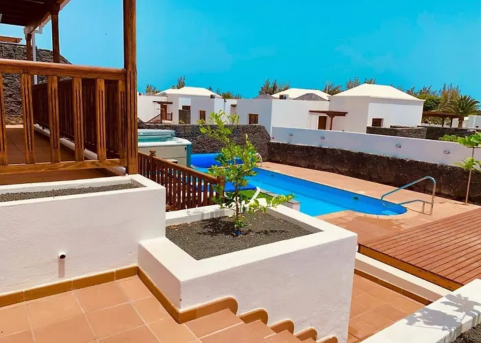 64, Vista Lobos, Private Heated Pool X Jacuzzi, Villa Playa Blanca (Lanzarote)