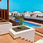 64, Vista Lobos, Private Heated Pool X Jacuzzi, Villa Playa Blanca (Lanzarote)