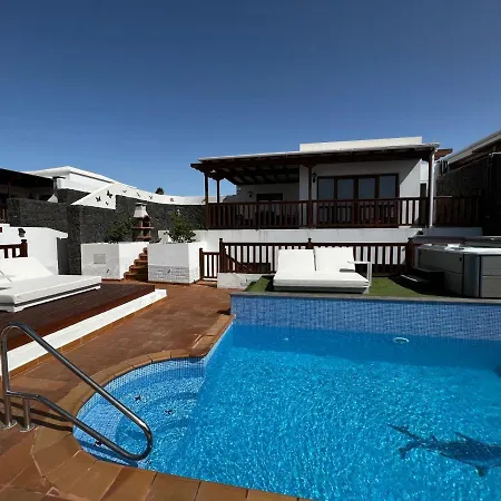 Villa 64, Vista Lobos, Private Heated Pool X Jacuzzi, Playa Blanca